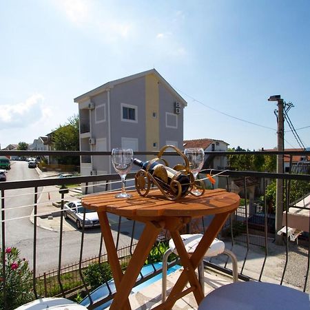Belane Apartments Tivat Eksteriør billede