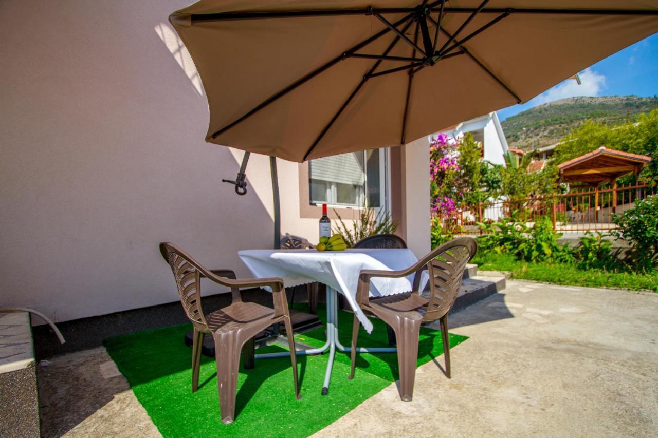 Belane Apartments Tivat Eksteriør billede