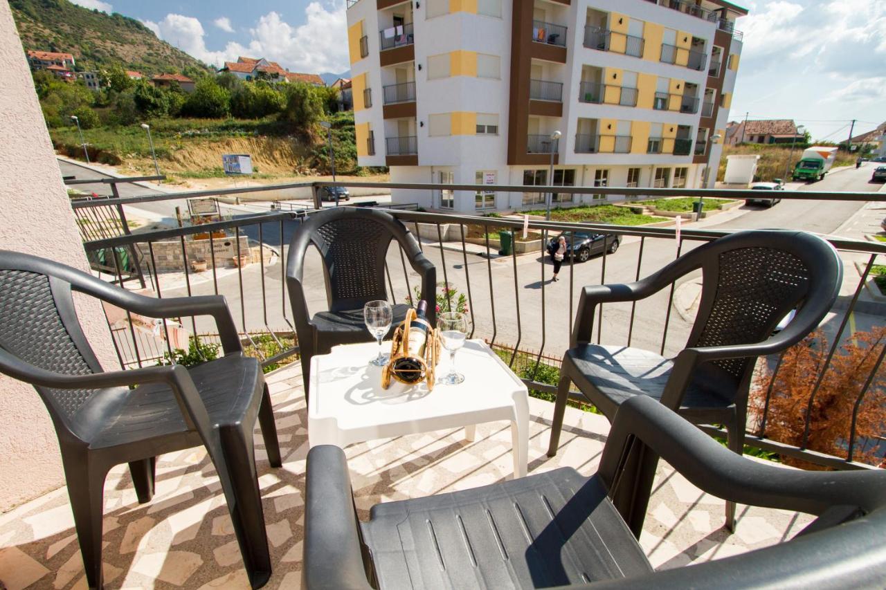 Belane Apartments Tivat Eksteriør billede