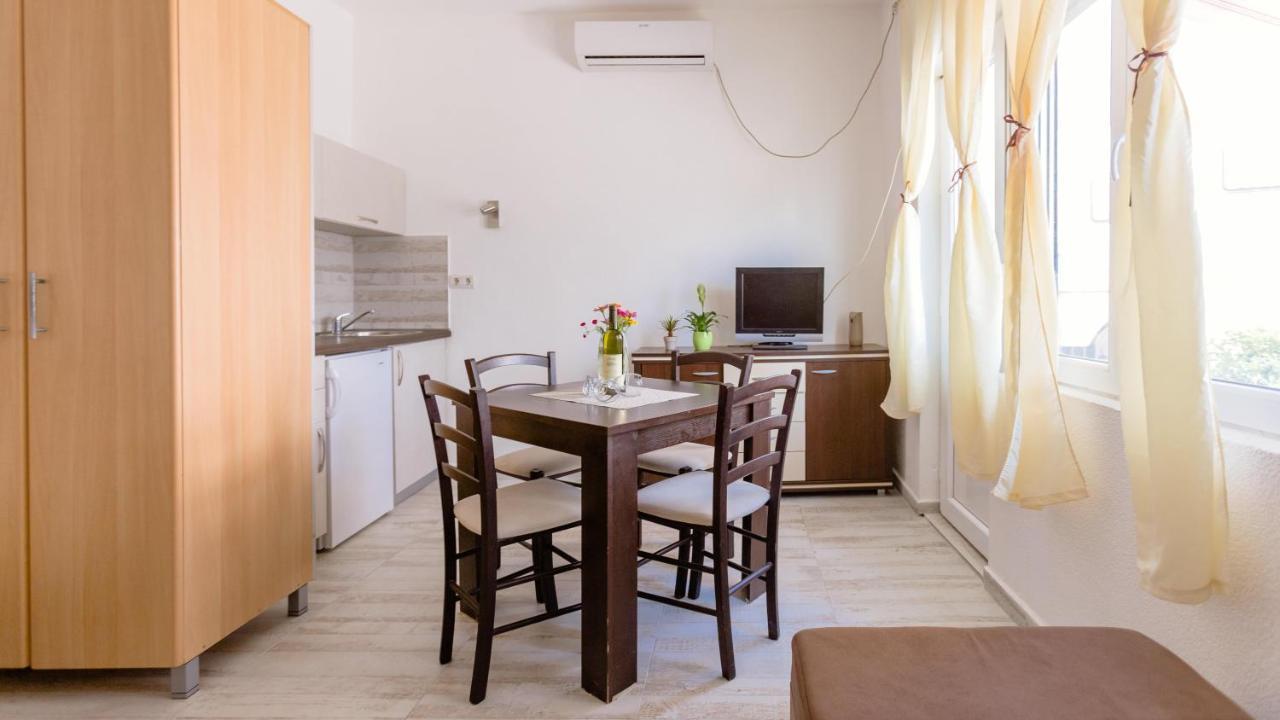 Belane Apartments Tivat Eksteriør billede