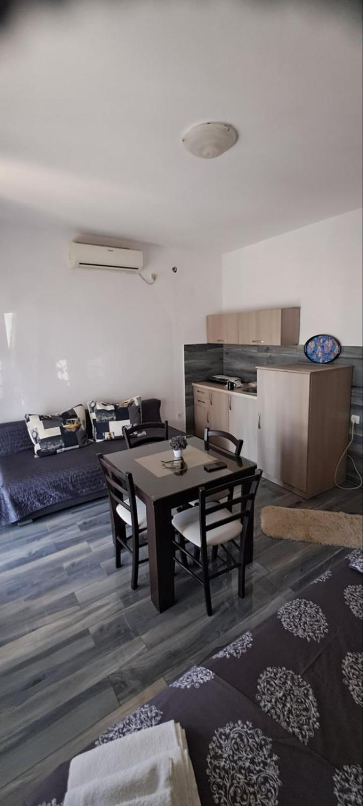 Belane Apartments Tivat Eksteriør billede