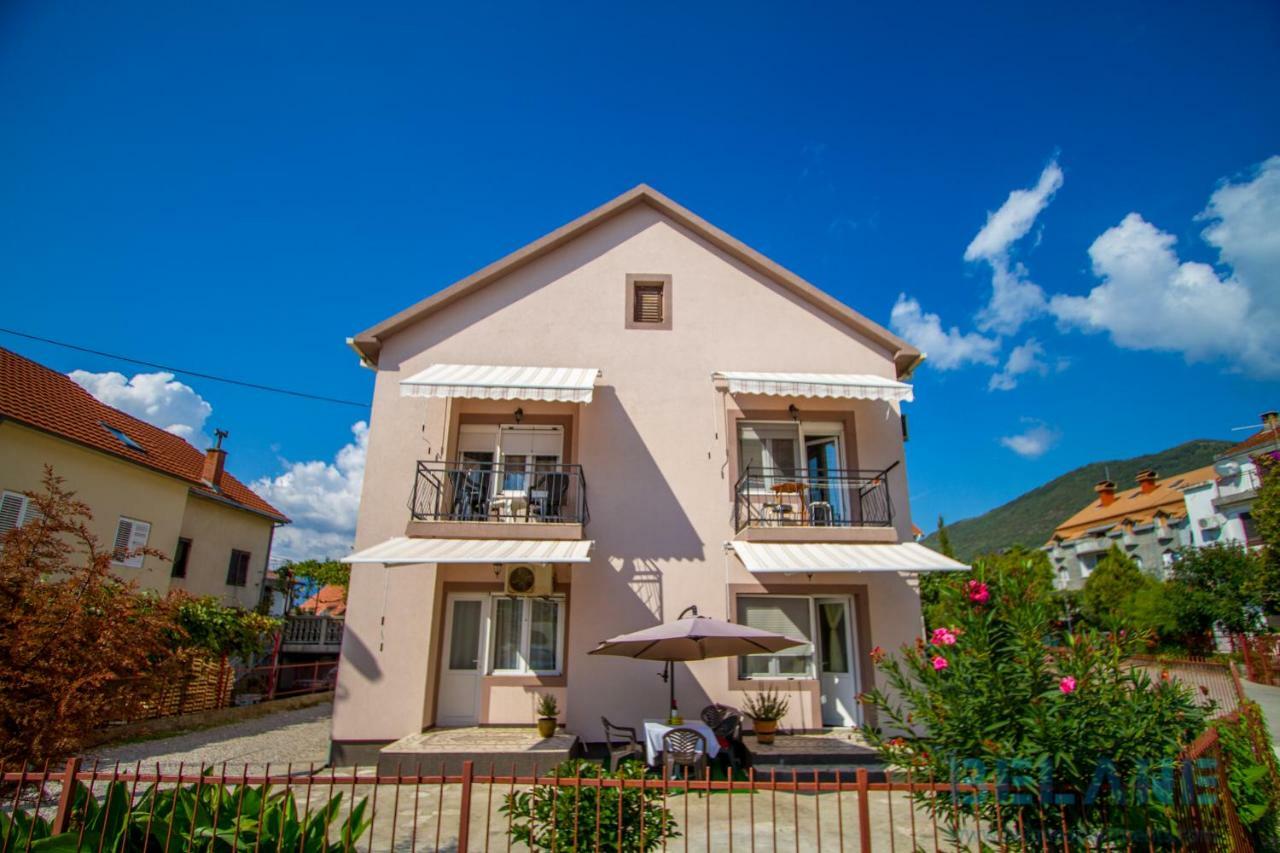 Belane Apartments Tivat Eksteriør billede
